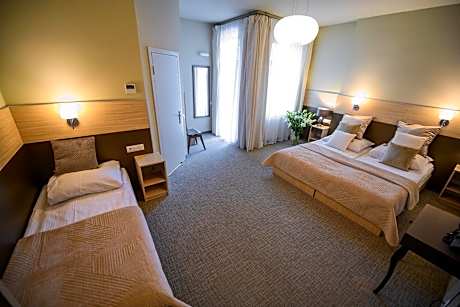 Double Room with Extra Bed and Private Bathroom