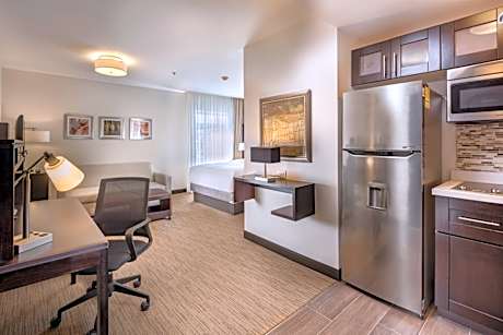 Queen Studio Suite