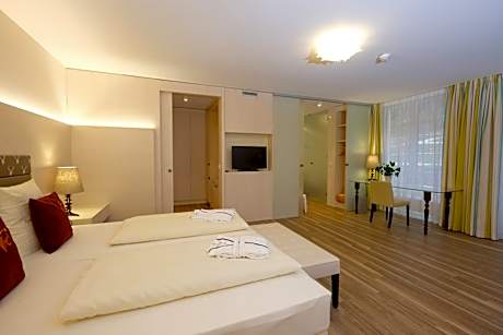 Junior Suite with Garden View