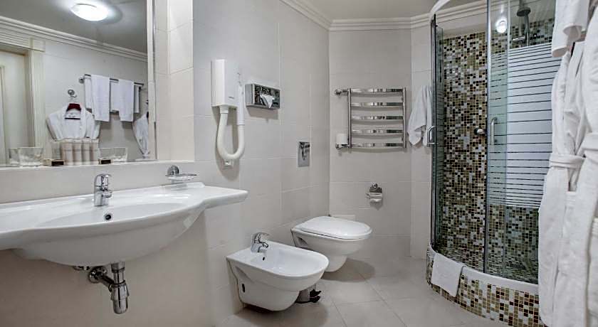 Londonskaya SPA Hotel