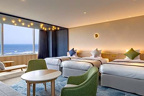 Deluxe Family with Private Bath