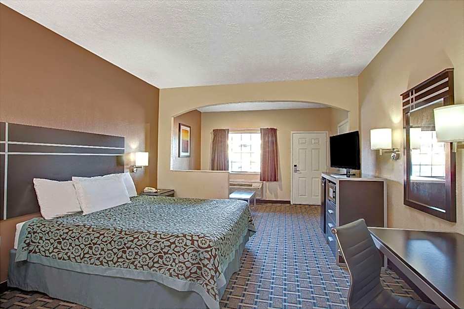 Days Inn & Suites by Wyndham Houston North/Spring
