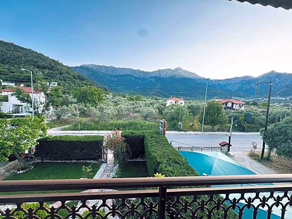 Anassa Deluxe Apartments & Studios