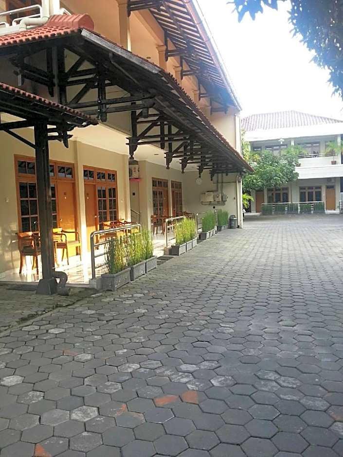 Hotel Syariah Arini Solo