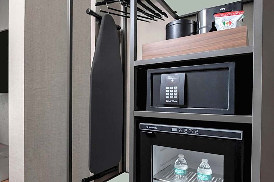 AC Hotel by Marriott Pittsburgh Downtown