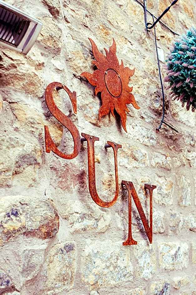 The Sun Hotel & Bar