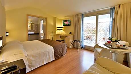 Superior Double Room (1 Adult)
