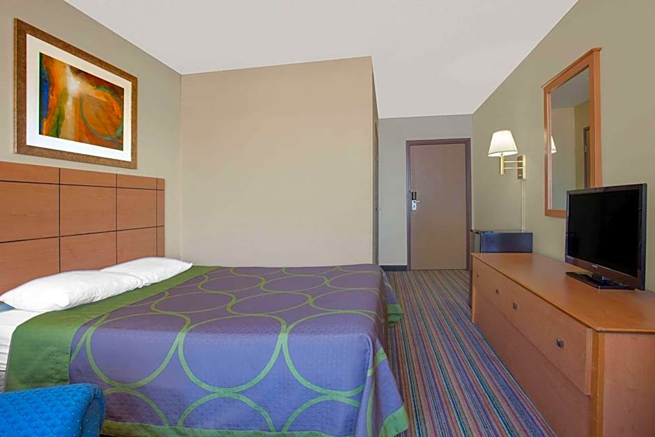 Super 8 by Wyndham Evansville East