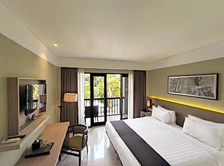 Deluxe Double or Twin Room with Pool View