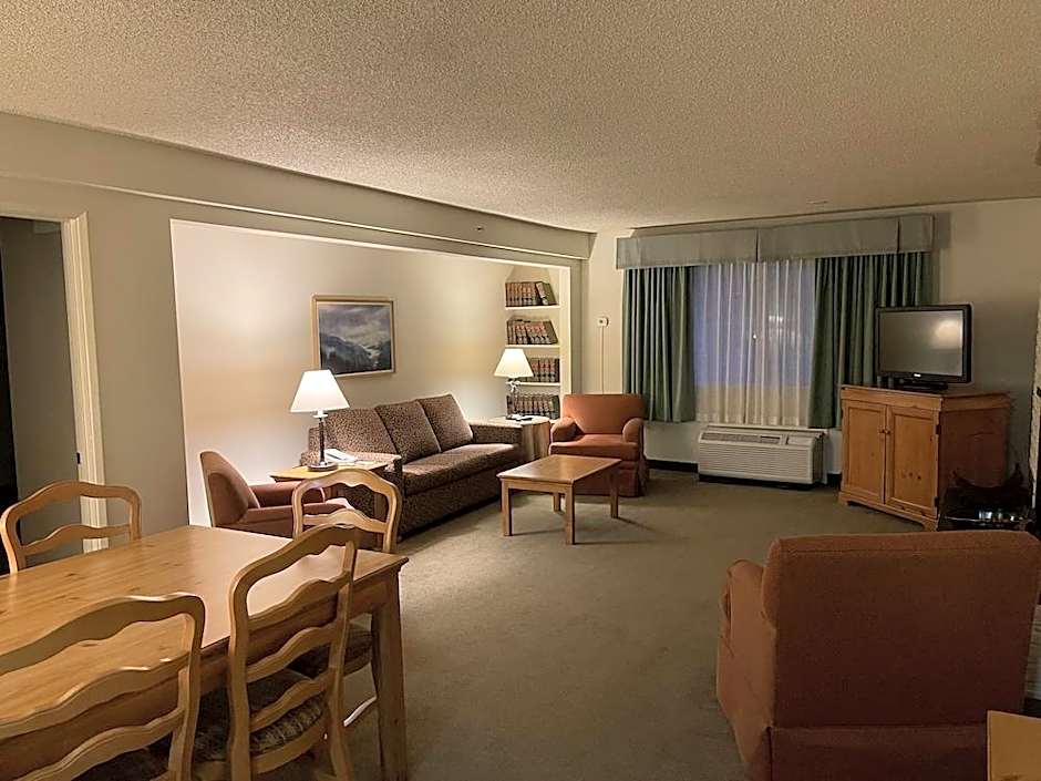 Coast International Inn