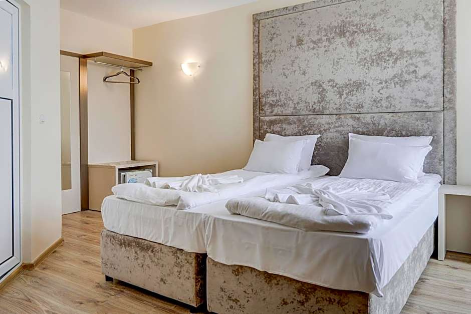 Jupiter 1 Family Hotel