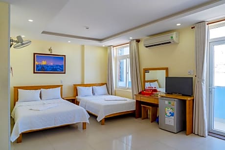 Family Room for 8 People with Shared Bathroom