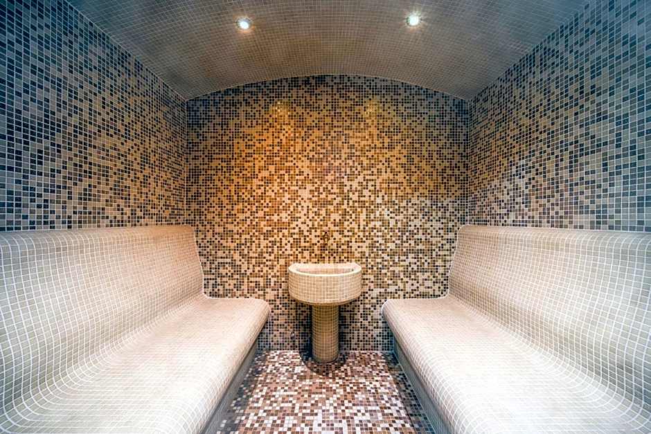 Central Point Boutique Hotel