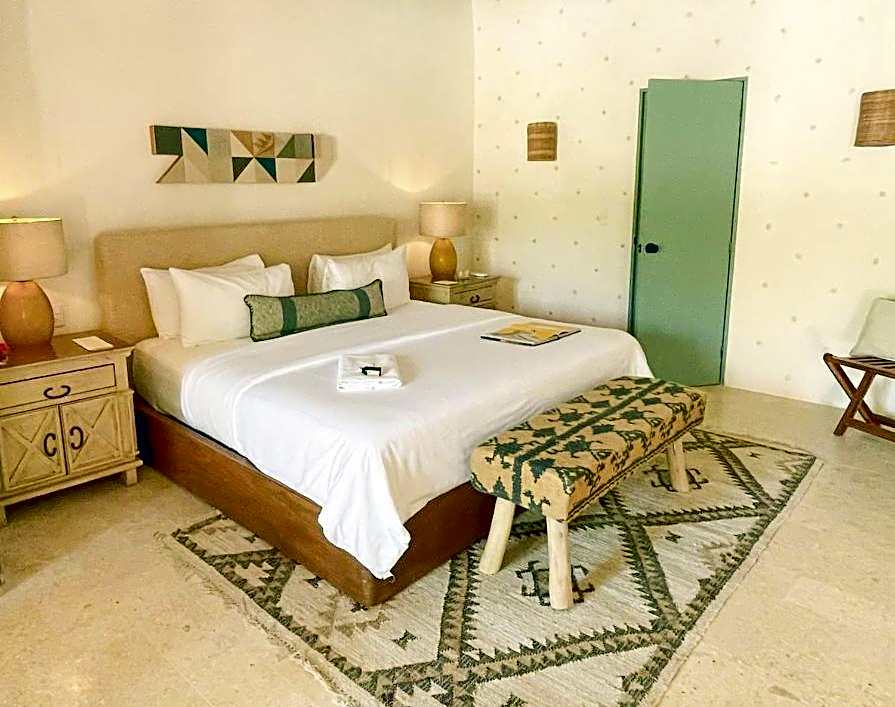 Ser Casasandra Boutique Hotel                                                                    