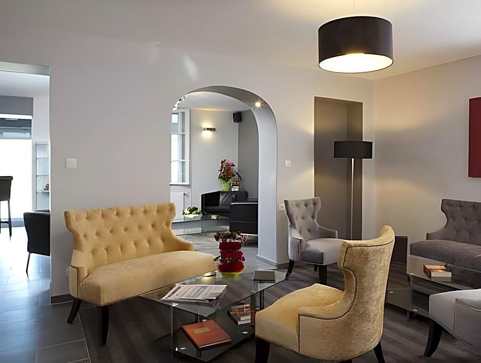 Contact Hotels Les Pierres Dorees