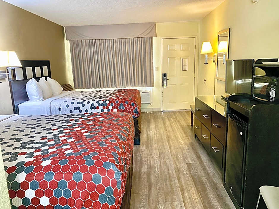 Super 8 by Wyndham Albuquerque Downtown