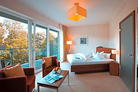 Small Double Room - Land Side