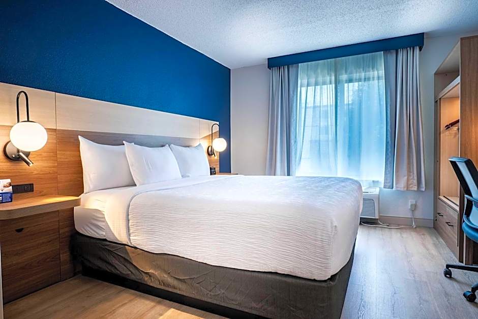 La Quinta Inn & Suites by Wyndham Danbury