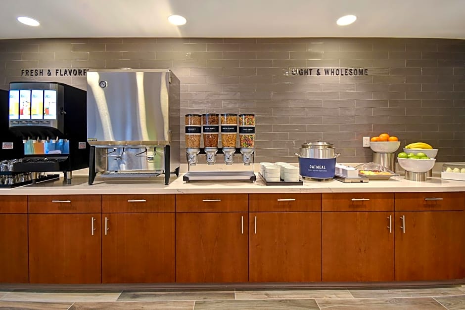 Hampton Inn & Suites Las Vegas Convention Center - No Resort Fee