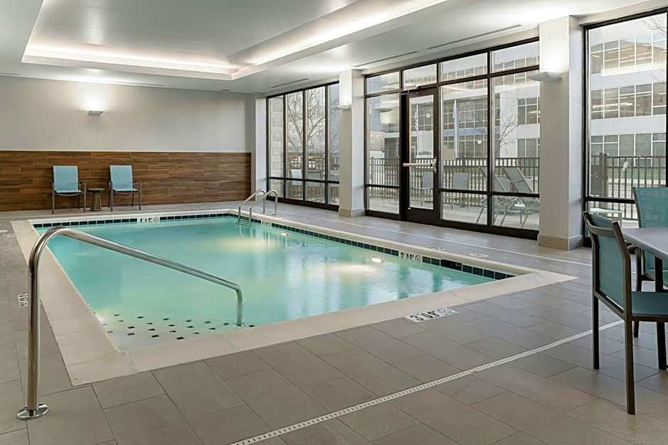 Fairfield Inn & Suites Cincinnati Oakley