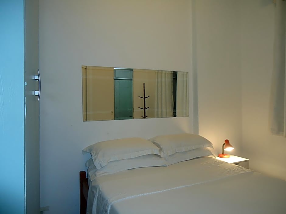 Copacabana 3 quartos ar cond a 2 qds da praia