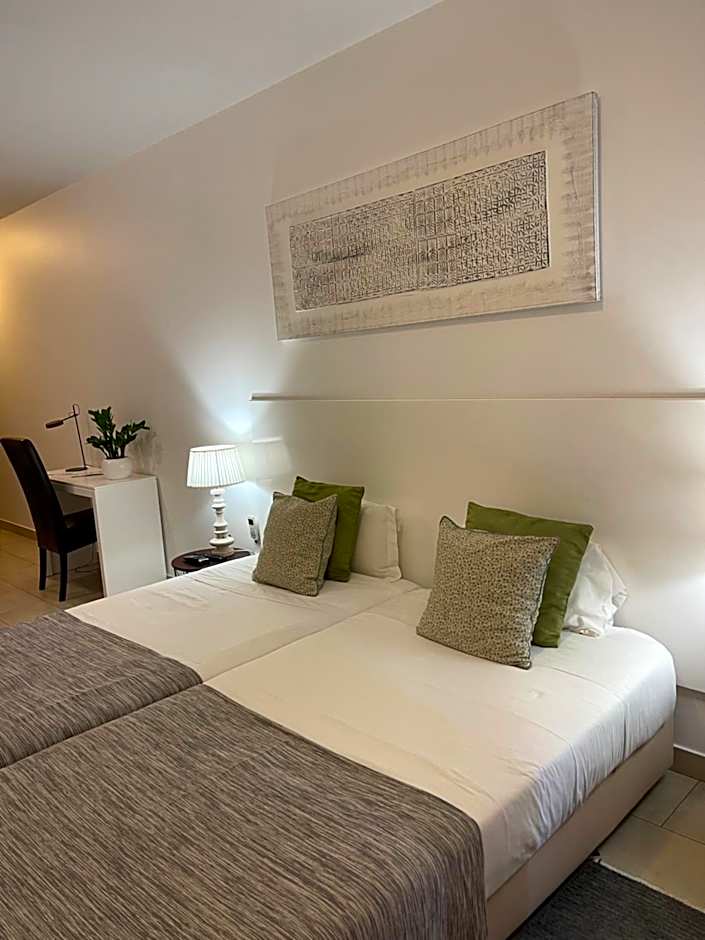 Esmeralda Holidays Apartments