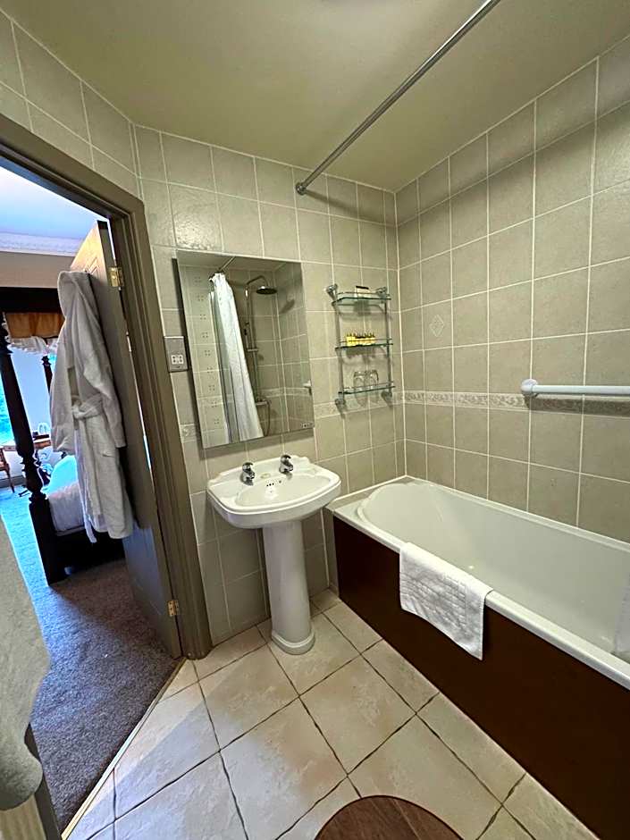 Tre-Ysgawen Hall & Spa