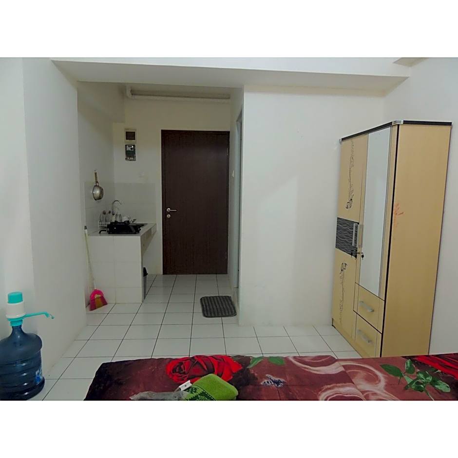 Reva Room on Gunung Putri Square Apartment