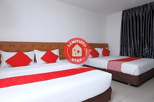 OYO 89672 Eg Hotel Jj