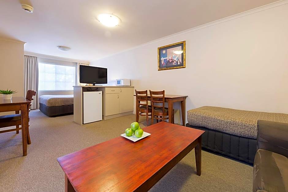 Canberra Parklands Central Apartment Hotel