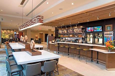 Courtyard by Marriott Holland Downtown