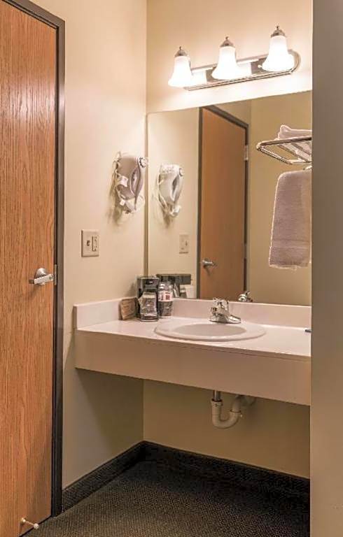 Supertel Inn & Conference Center