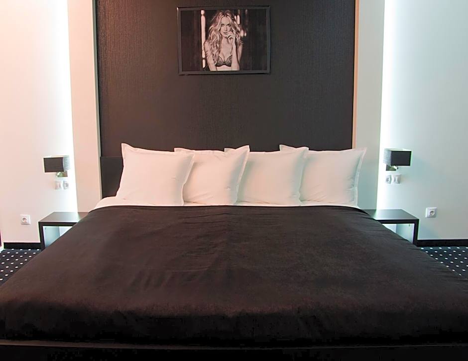 Hotel Fashion - Free Parking