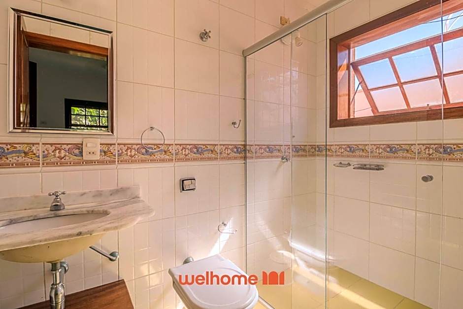 Casa em Ubatuba com área gourmet e acesso a rio