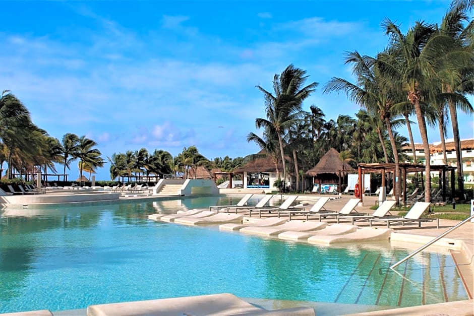 Blue Bay Grand Esmeralda - All Inclusive
