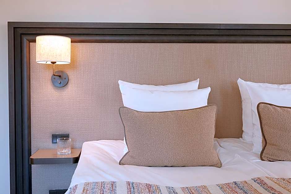 Ascot Hotel