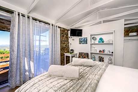 Honeymoon Suite