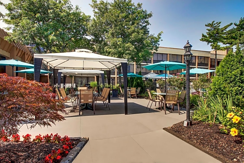 Holiday Inn Westbury-Long Island by IHG