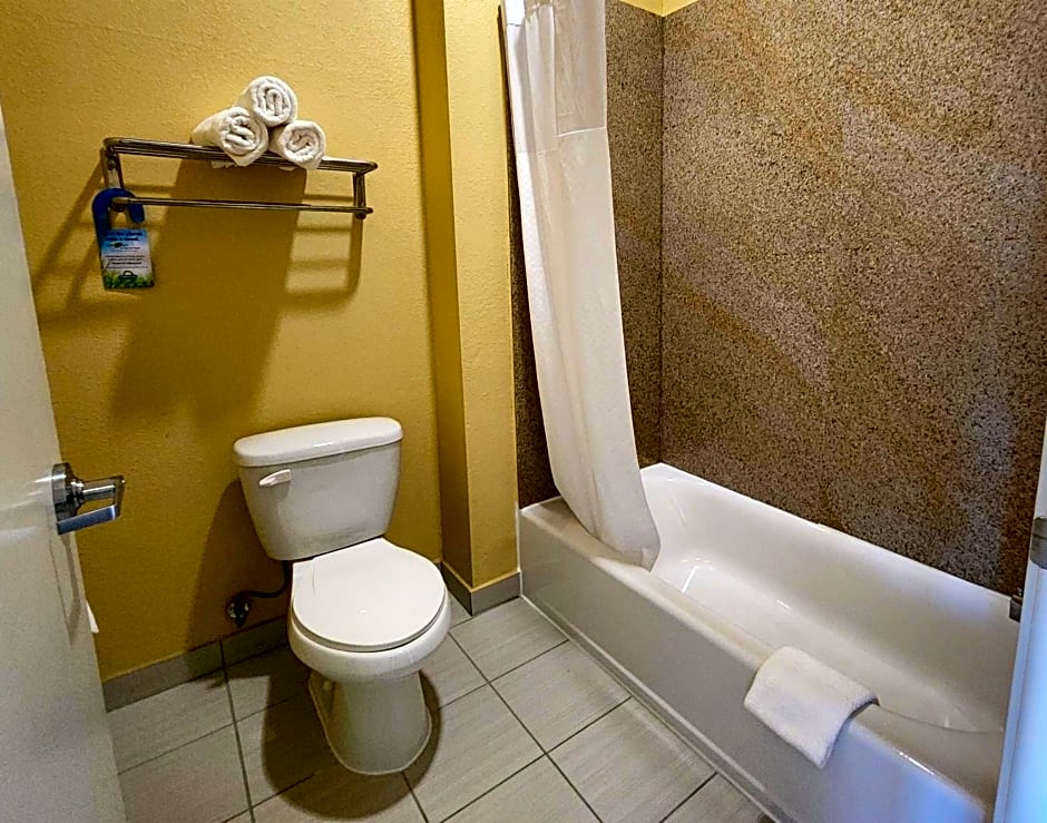 Days Inn by Wyndham Baytown East