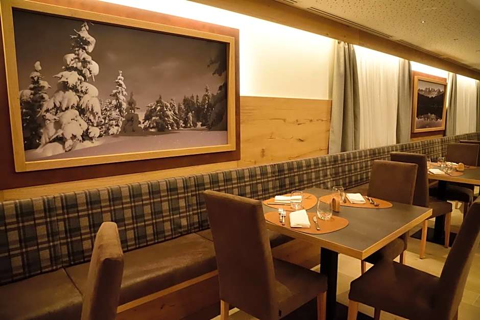 Hotel Shandranj