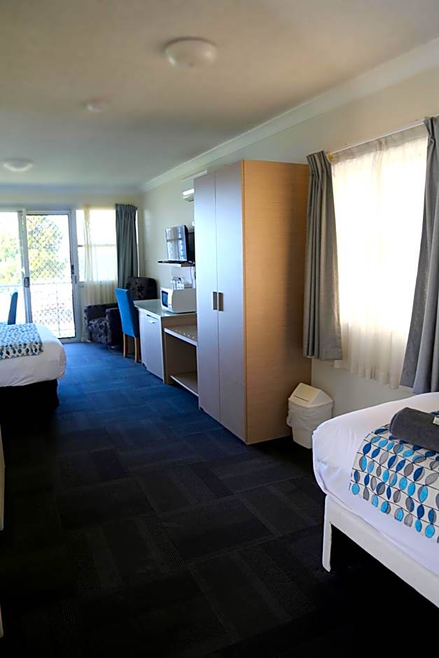 Photo 1 of 28 of Deluxe 2 Beds, Sea View