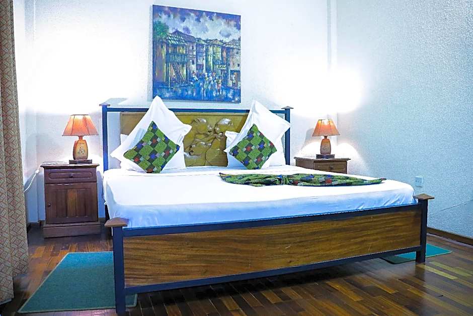 Coconut Grove Regency Hotel