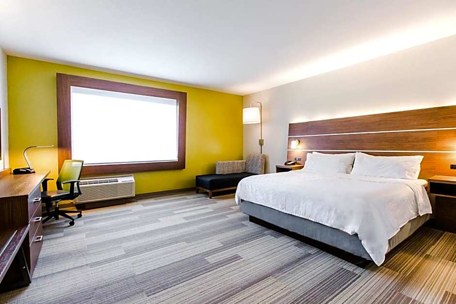 Holiday Inn Express & Suites West Edmonton-Mall Area By IHG