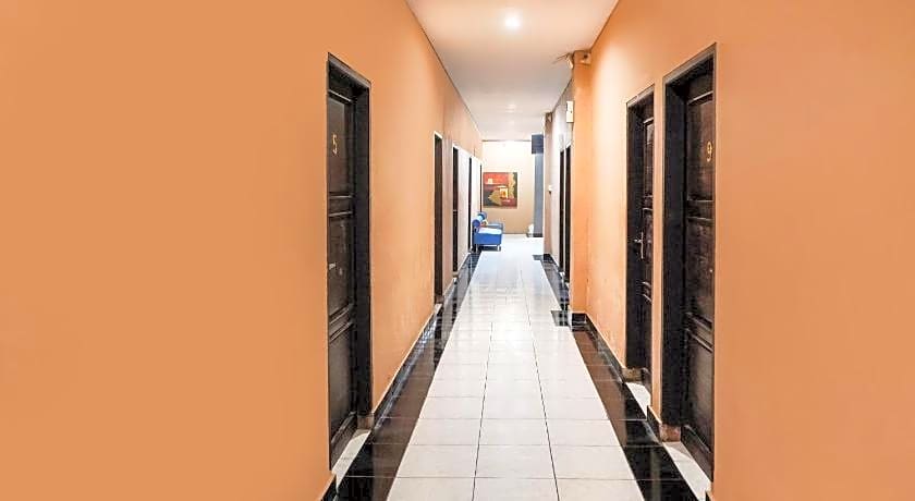 Hotel O Makassar near Mall Panakukkang formerly Sayang Home Stay