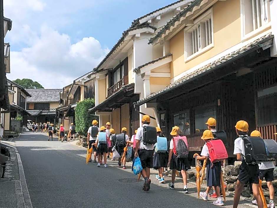 Hostel & Tatami Bar Uchikobare -内子晴れ-