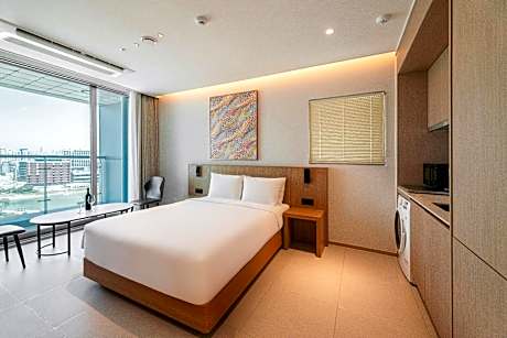 Ocean Wave Family Twin Half Ocean View (Bedroom A - Commercial View, Bedroom B - Half Ocean View)
