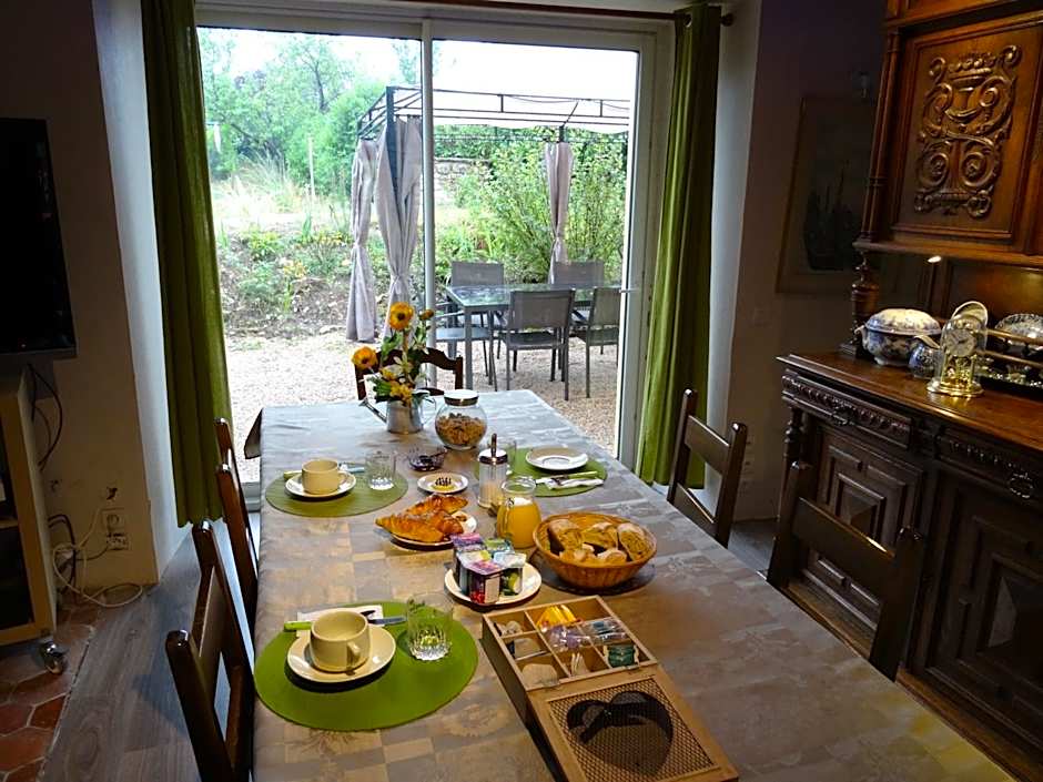 Datcha Bourguignonne, Chambres & Gîte