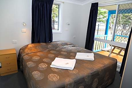 Family Two-Bedroom Cabin - 5 Berth