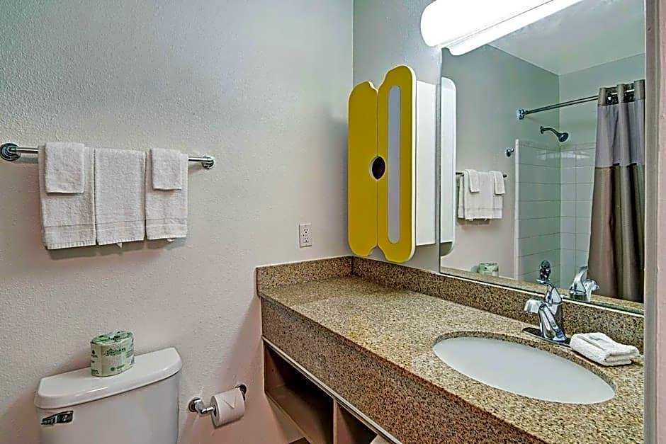 Studio 6-Arlington, TX - South - Dallas