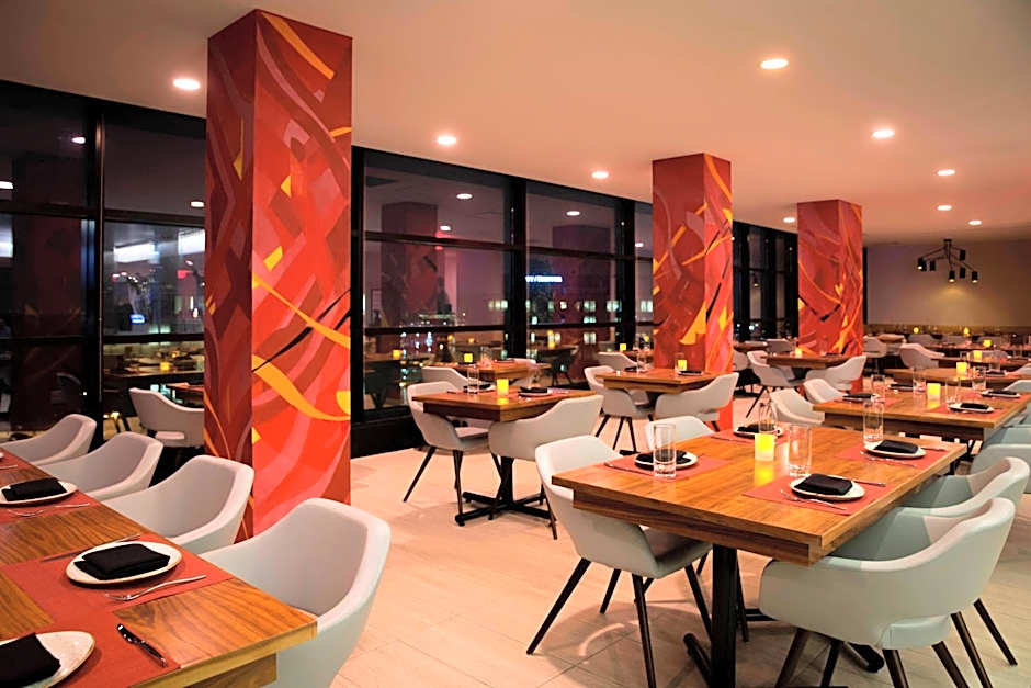 Le Meridien Chicago - Oakbrook Center